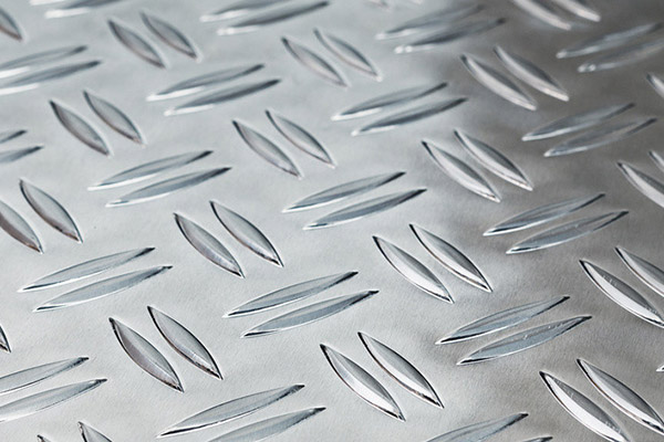 花紋鋁板具有良好的防滑效果 花紋鋁板具有良好的防滑效果