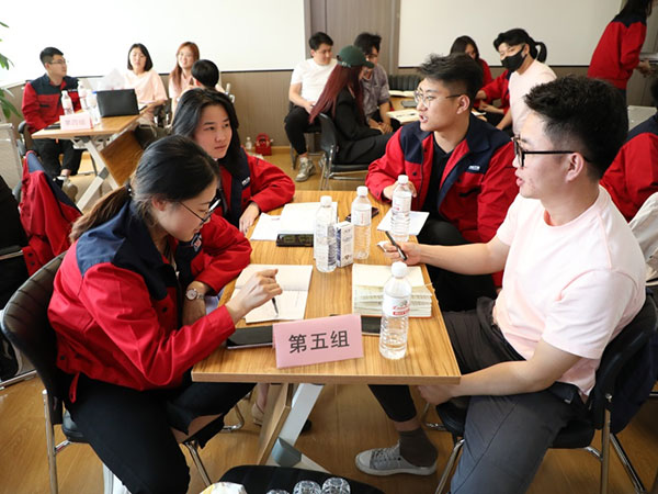 公司銷售業(yè)務團隊開展專題培訓